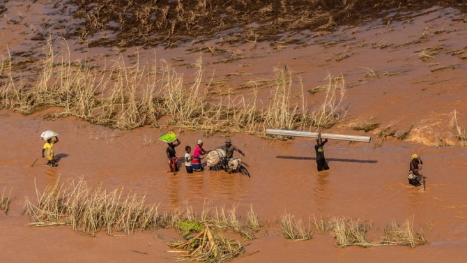  Хиляди хора са останали без покрив над главата след преминаването на циклон през Мозамбик 