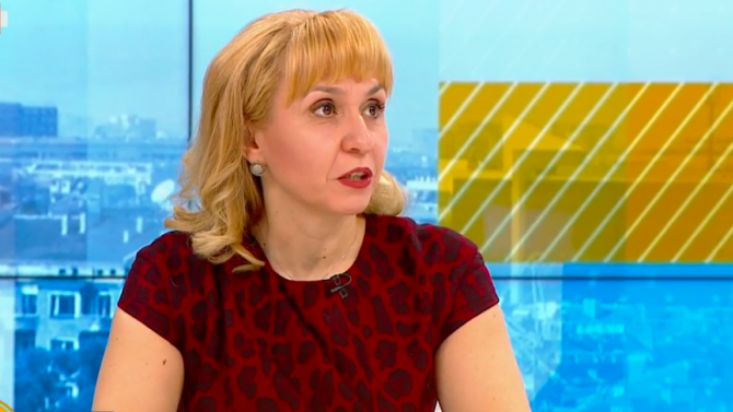 Диана Ковачева: Тази година не трябва да има матури за 4 и 10 клас