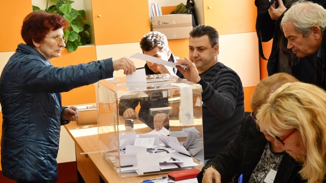 Испания не вижда пречка да разкрие секции за гласуване за българите на нейна територия