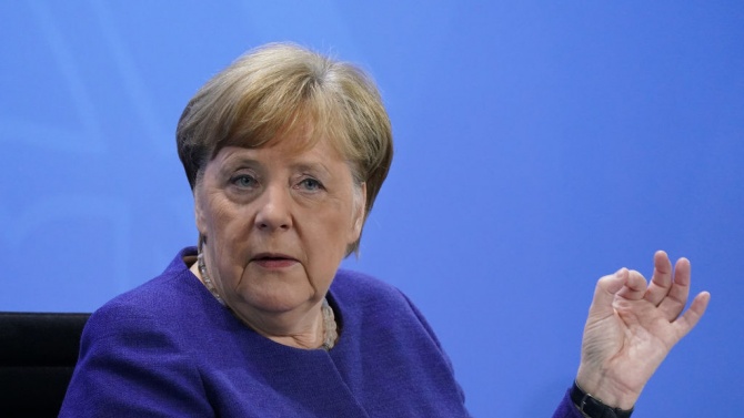  Ангела Меркел: Холокостът напомня за "вечната отговорност" на Германия