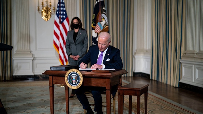 Джо Байдън подписа изпълнителни заповеди за борба климатичните промени 