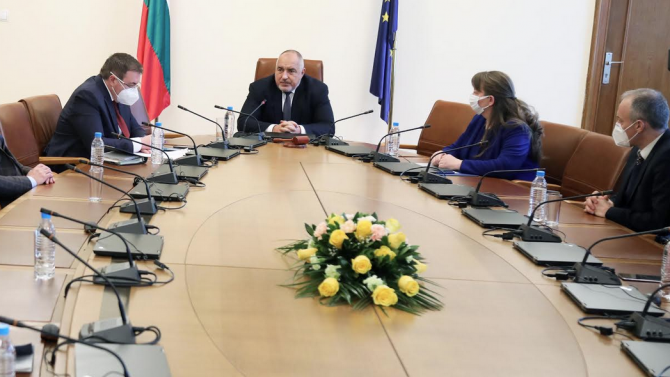 Борисов отговори на Радев за паниката и обяви: Най-меките мерки са в България