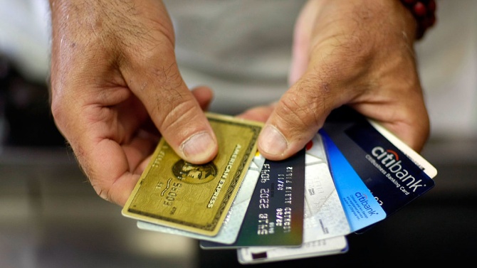 Потребителите залагат на платежни карти без такси, сочи последно проучване
