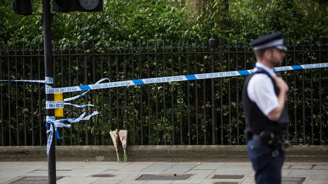 Една жертва и 10 ранени след  поредица случаи на намушкани с нож в Лондон