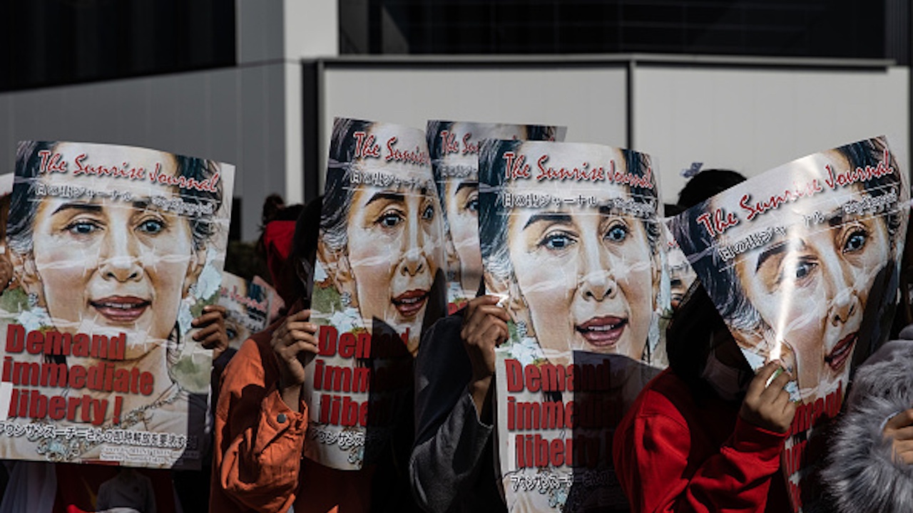 Повдигнаха ново обвинение срещу Аун Сан Су Чжи