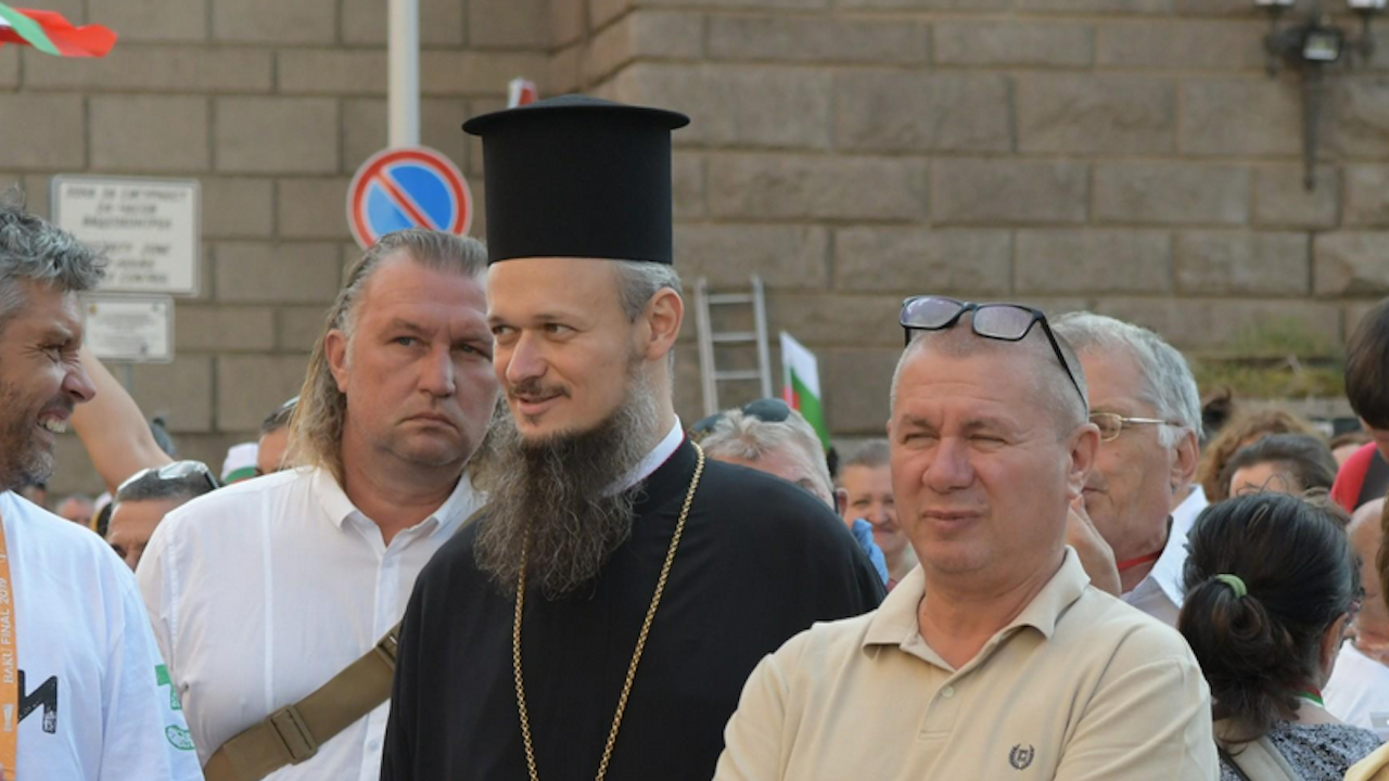 Архимандрит Дионисий е със забрана за богослужения от 2017 г.