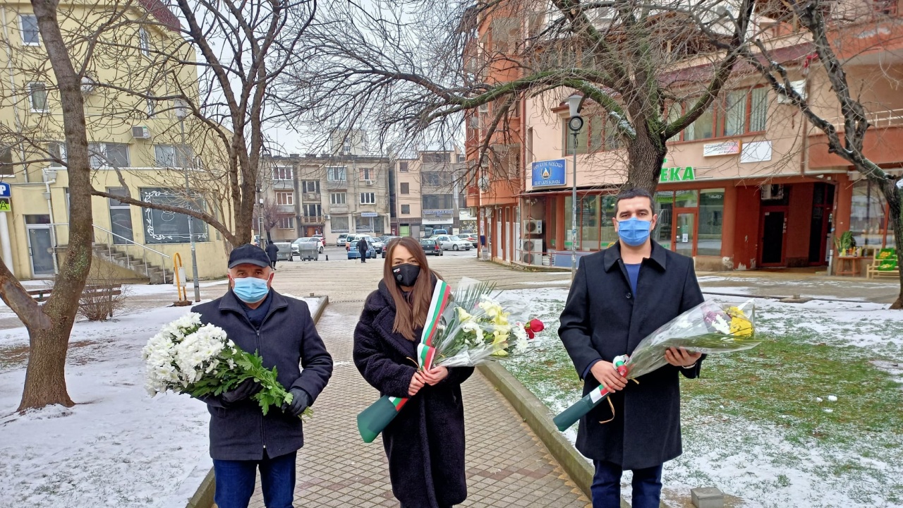 ГЕРБ-Сливен се поклони пред Апостола