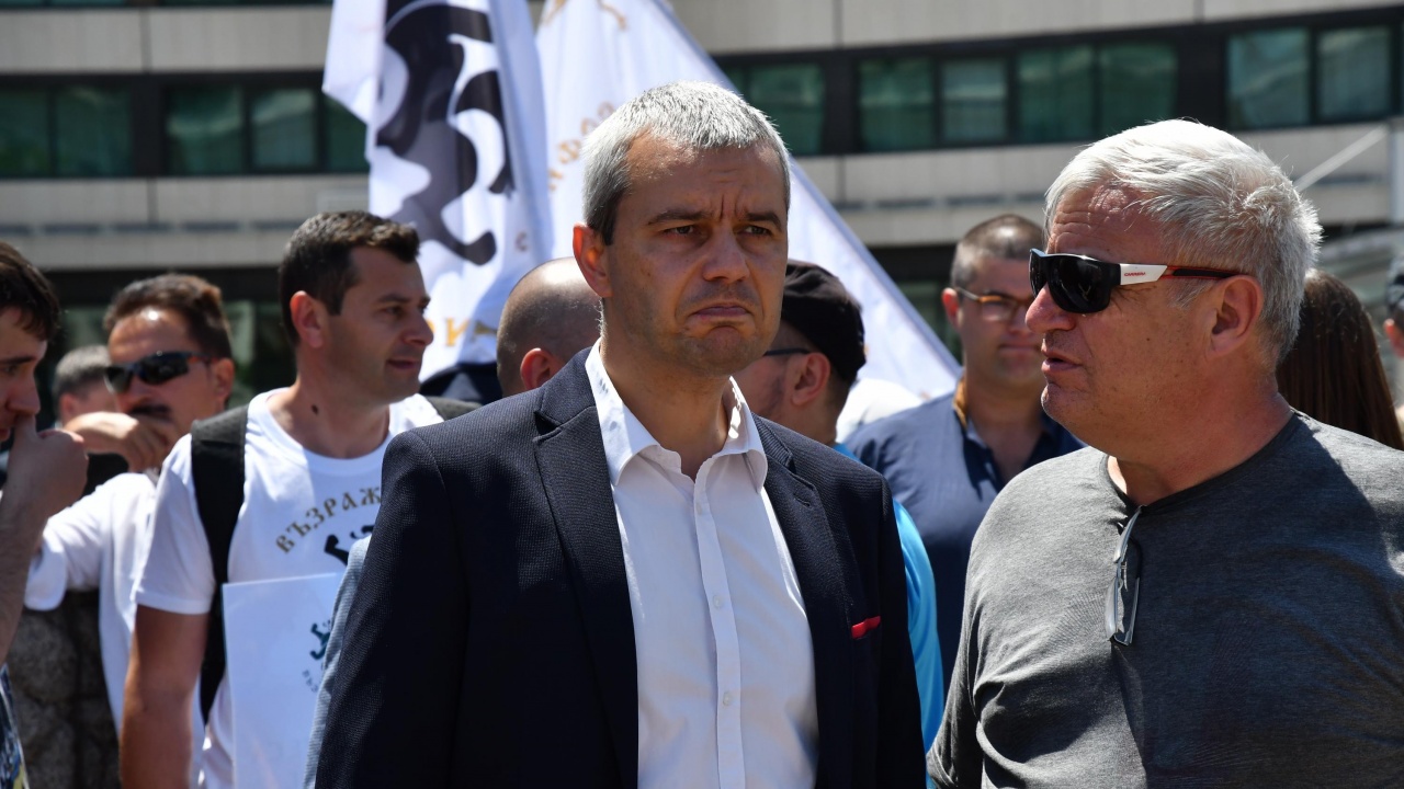 "Възраждане" ще е мандатоносител на Васил Божков, смята Виктор Димчев