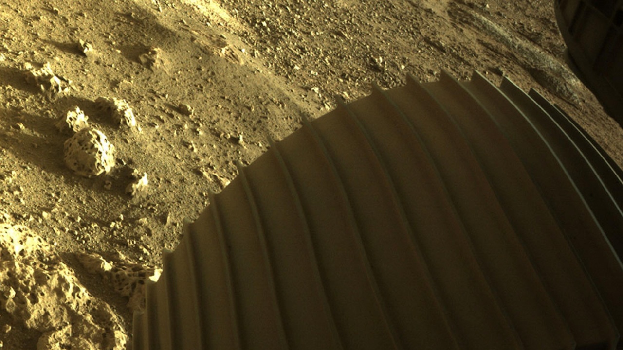 Разкриха тайно послание в парашута на "Пърсивиърънс" на Марс