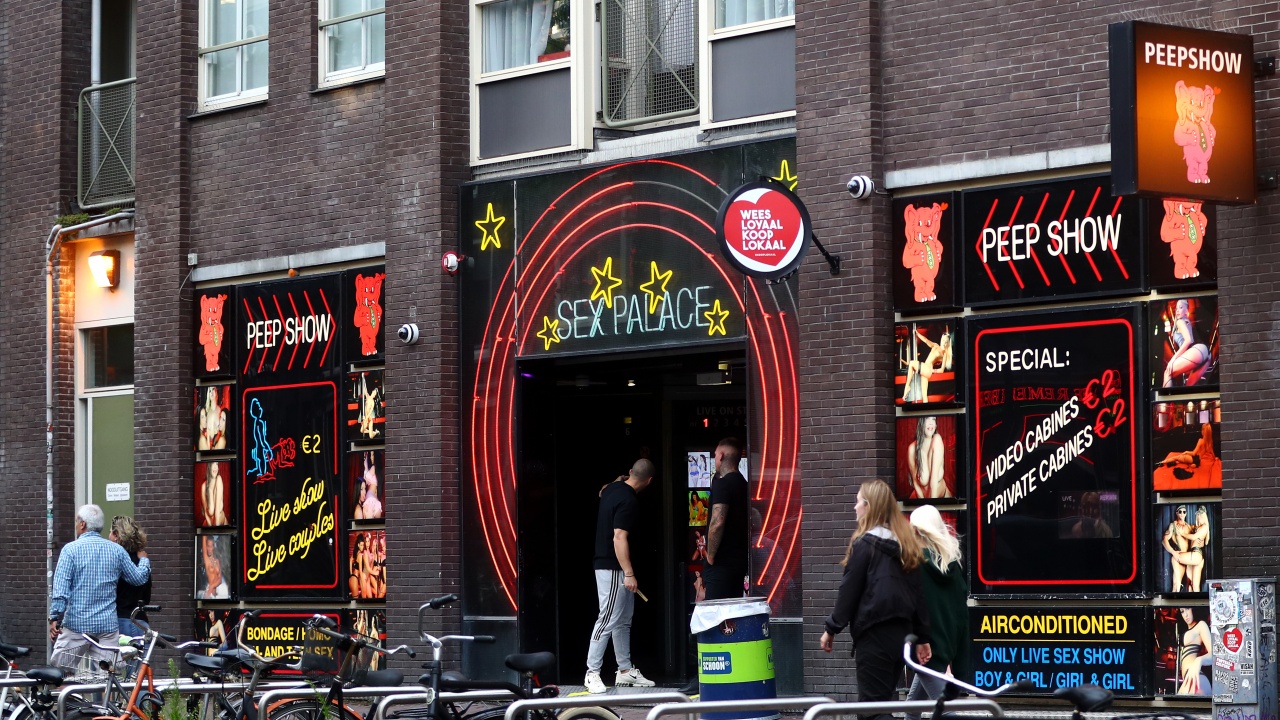 Сексуални труженички и ресторантьори в Нидерландия срещу COVID мерките