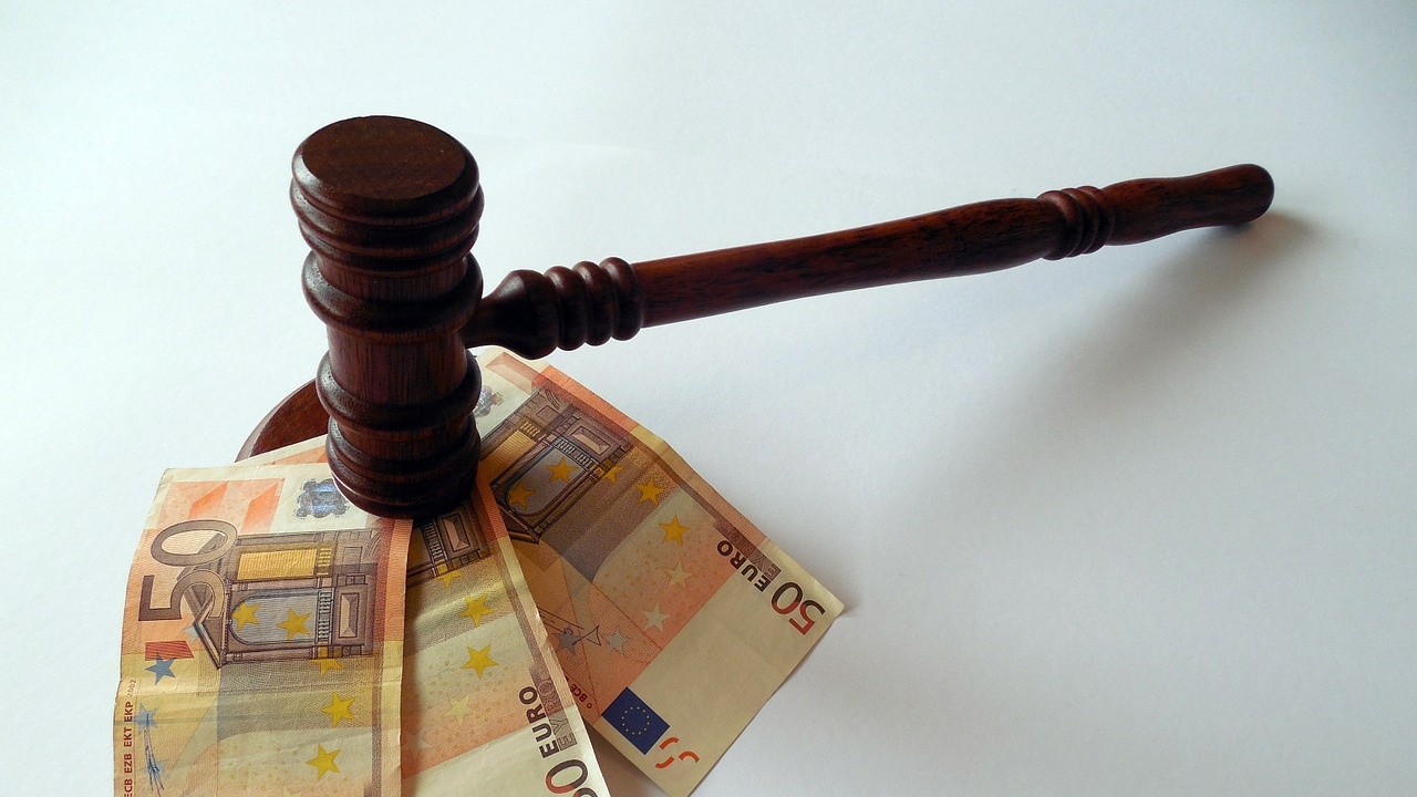 Двама бивши шефове от ГДБОП отиват на съд за подкупи от дилъри и протекции на престъпления