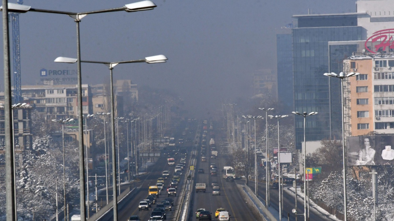 Мръсен въздух в няколко града в страната