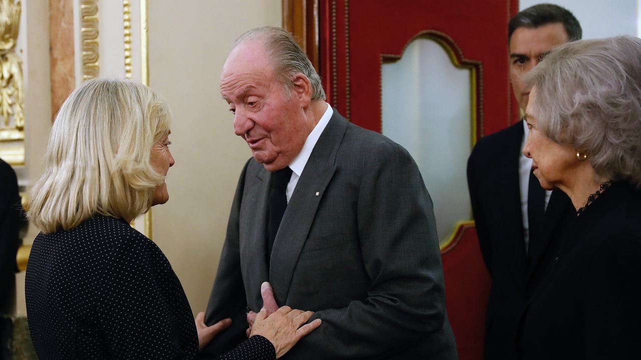 Абдикиралият испански крал Хуан Карлос е взел заем от приятели