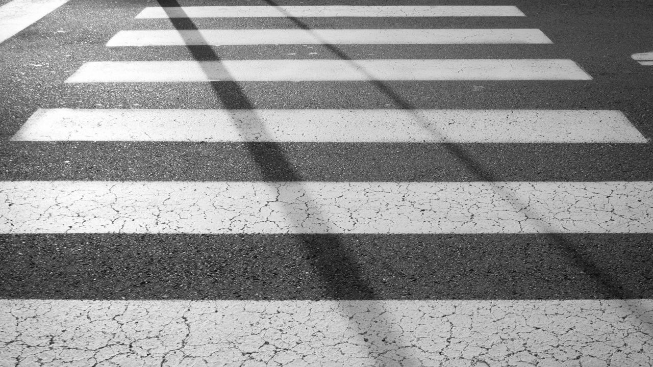  Блъснаха жена на пешеходна пътека в София