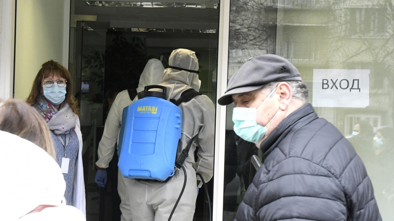 "Зелен коридор" за ваксиниране срещу COVID-19 в  "Пирогов" ще възстанови работата си утре