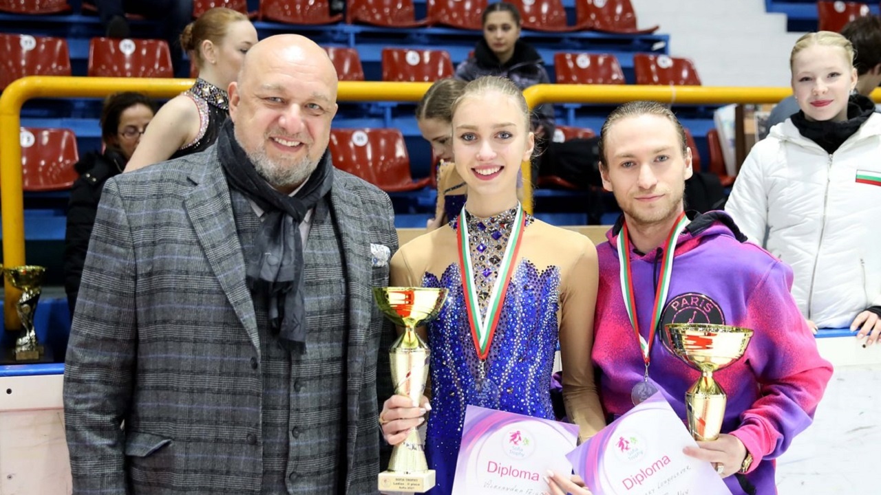 Красен Кралев награди победителите в международния конкурс по фигурно пързаляне "София трофи"