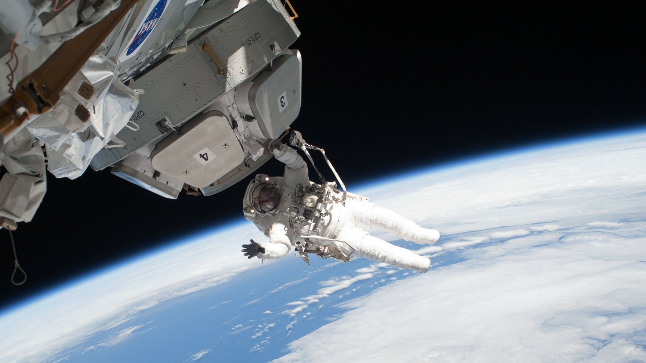 5 дни космонавтите ще херметизират пукнатината на МКС
