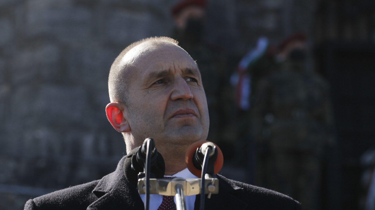 Румен Радев ще се запознае с годишния анализ на резултатите от подготовката на Въоръжените сили
