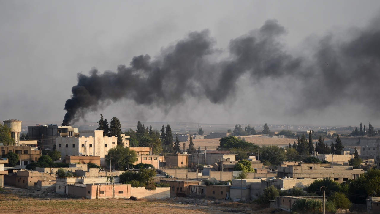  Четирима убити при ракетен обстрел по петролни рафинерии в Северна Сирия