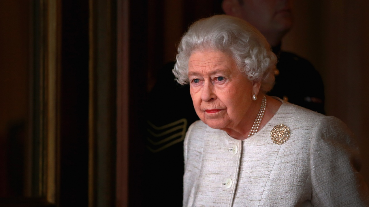 Бившият прессекретар на Елизабет II отрече да има расизъм в кралското семейство