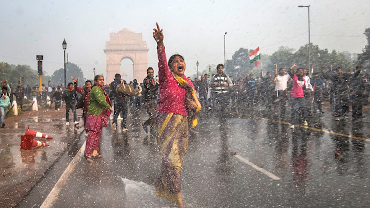 Хиляди жени се присъединиха към протестите на индийските фермери 