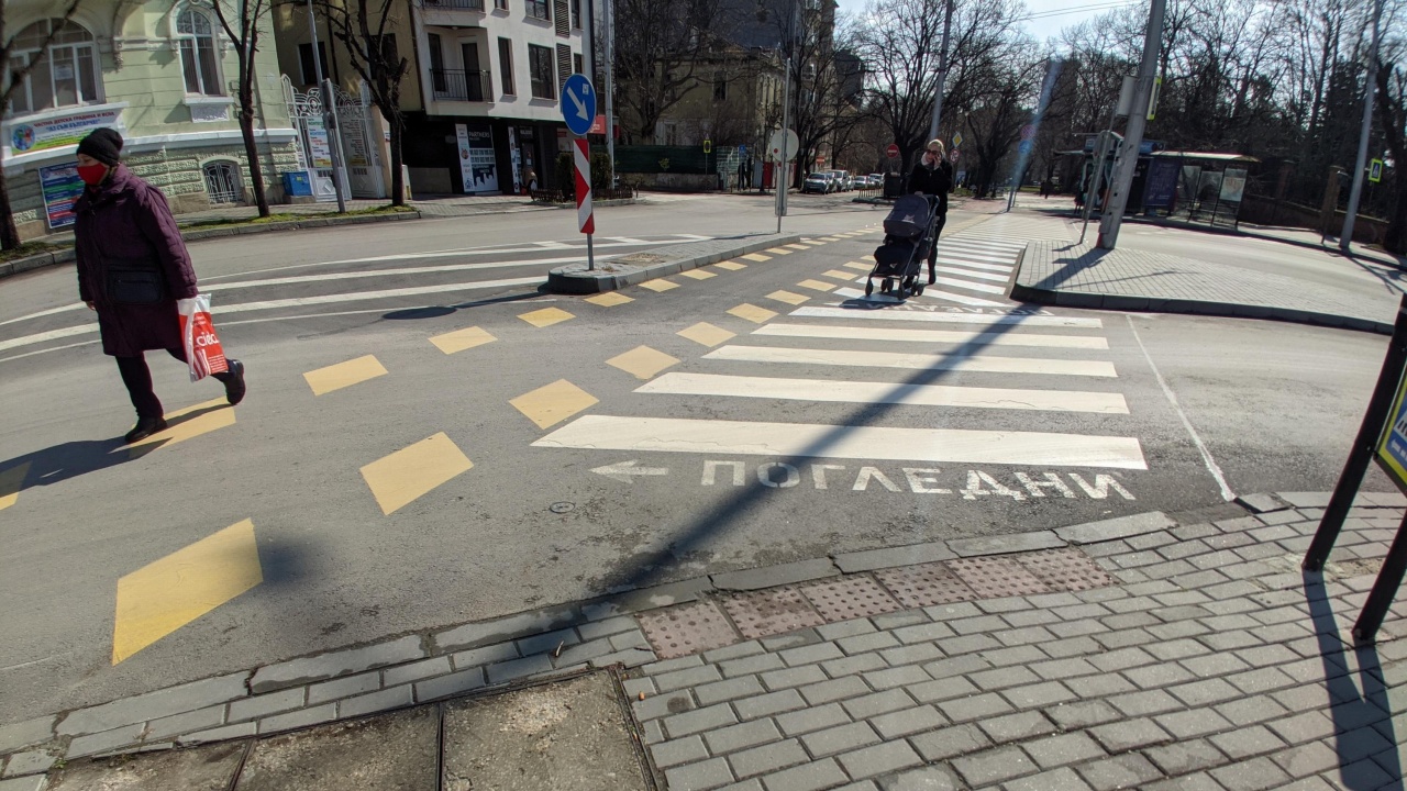 Умни пътеки ще пазят пешеходците във Варна