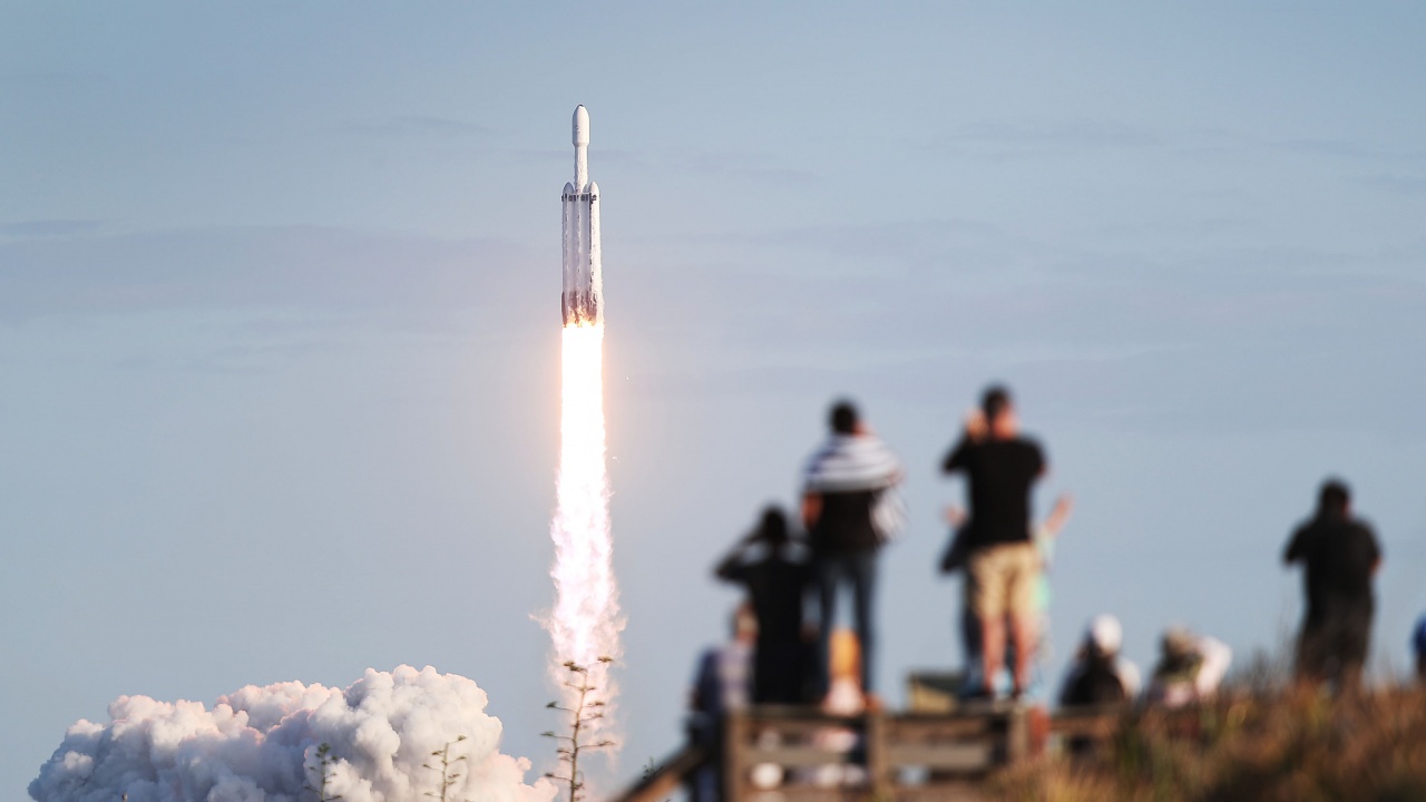 SpaceX изстреля своята поредна групировка микроспътници "Старлинк"