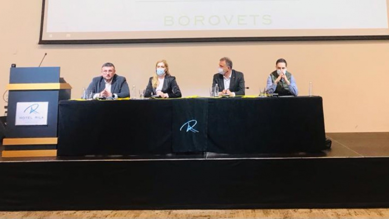 Младен Маринов и Николина Ангелкова представиха програмата на ГЕРБ пред туристическия сектор в Боровец