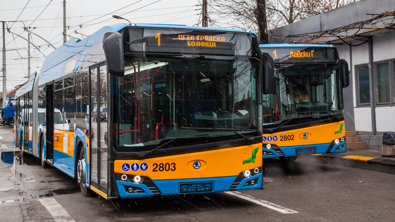 Модерни тролейбуси сменят старите "Икарус"-и