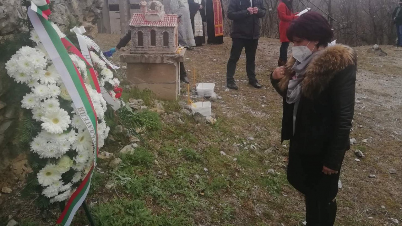 Караянчева: Демокрацията е най-голямата ни ценност