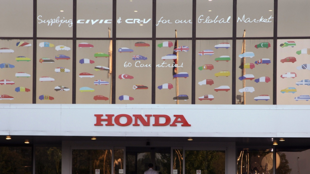 "Хонда" удължава принудителното спиране на производството в някои заводи 