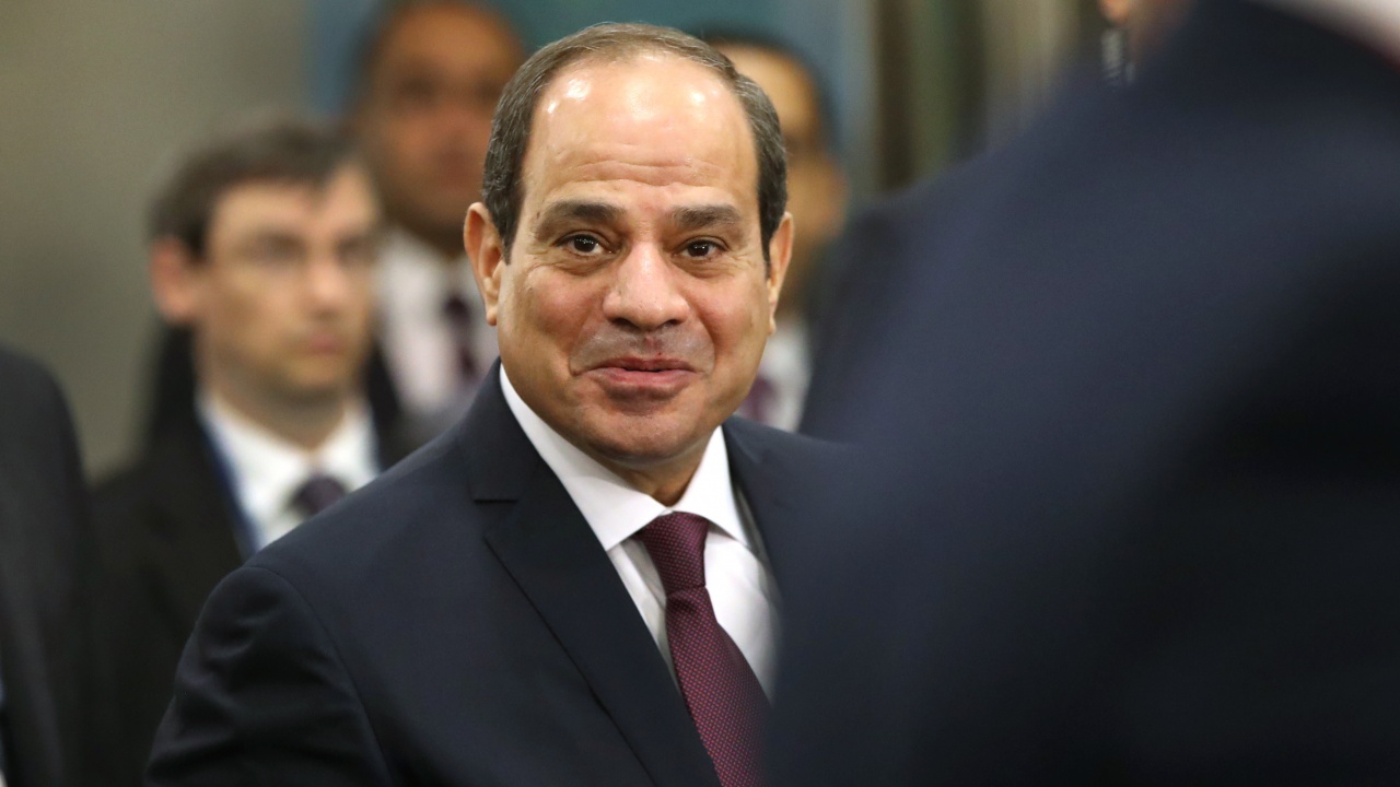 Президентът на Египет обеща наказание за отговорните за влаковата катастрофа