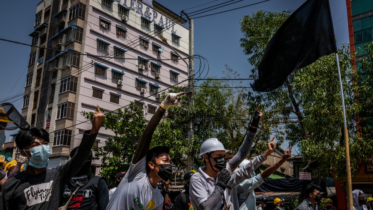 16 протестиращи са застреляни от силите за сигурност в Мианма