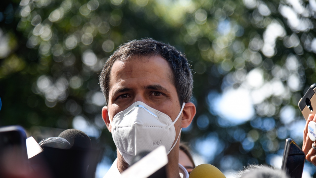 Лидерът на опозицията във Венецуела е в изолация с коронавирус