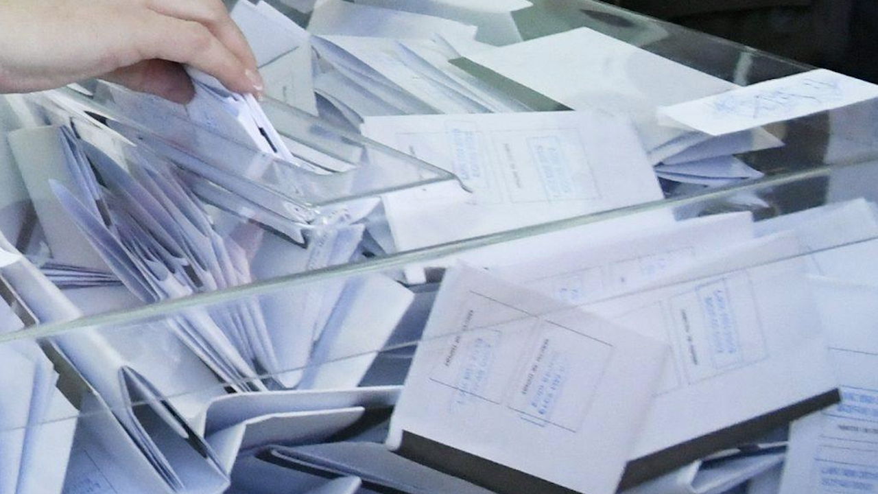 Антикорупционният фонд вижда риск за контролиран или купен вот в 2500 секции