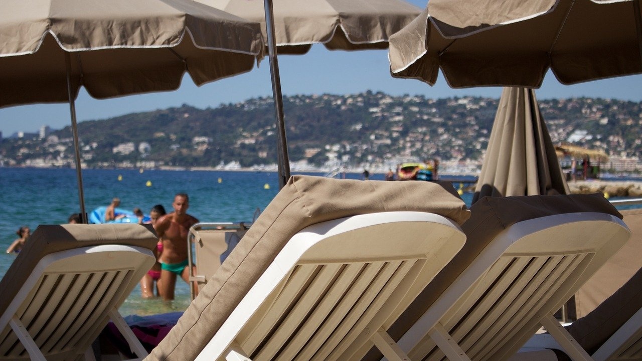БХРА иска чадърите на плажа  да са безплатни поне за три години 