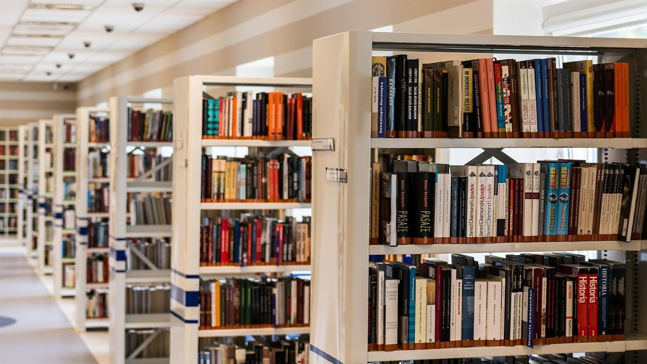 Машина за дезинфекция на книги закупи регионалната библиотека в Монтана