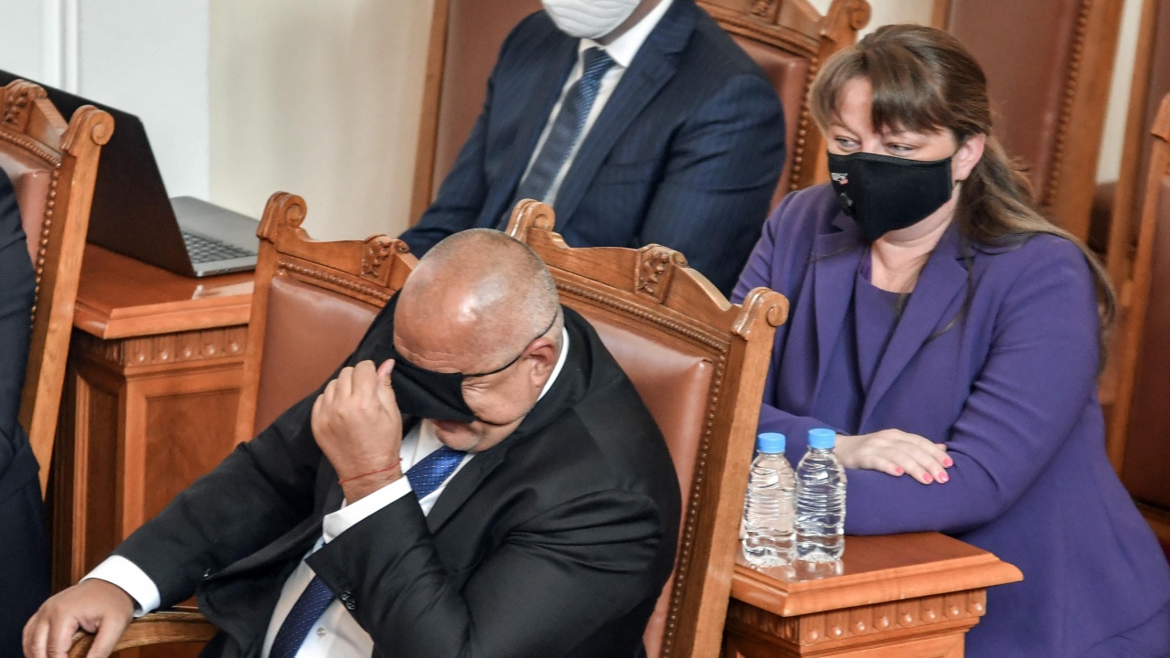 Георги Марков: Бойко, дай им джипката да намерят премиер, че се излагат
