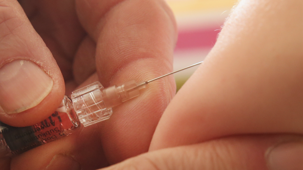 Не пипайте децата ни! Ще ни накарат ли да бием ваксини на бебетата?   