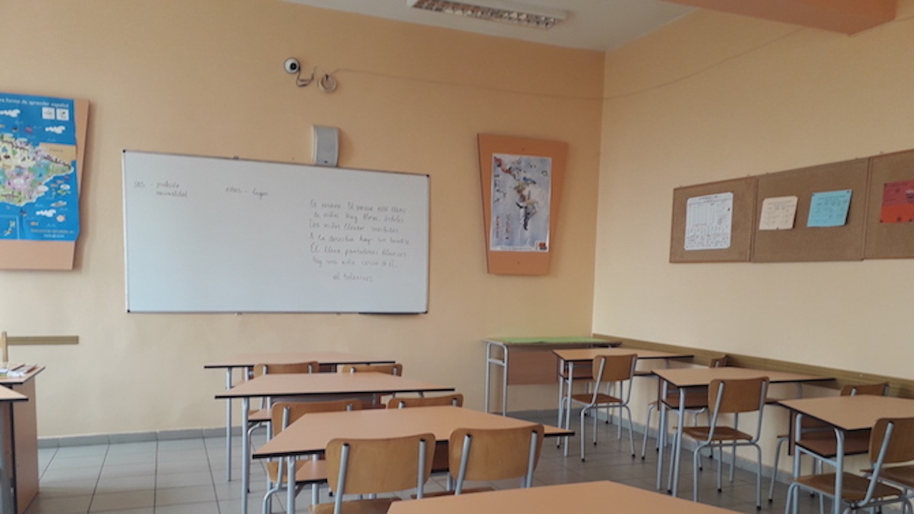 Нова заповед за онлайн обучението, 5 випуска остават вкъщи