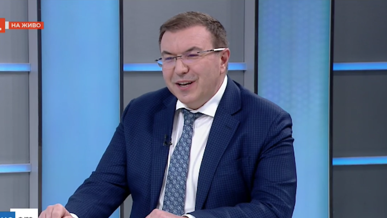 Министър Ангелов: Ще удължим извънредната обстановка в България с месец 