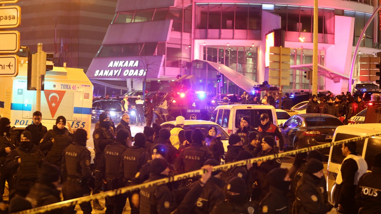 Мащабна полицейска акция тече в Турция