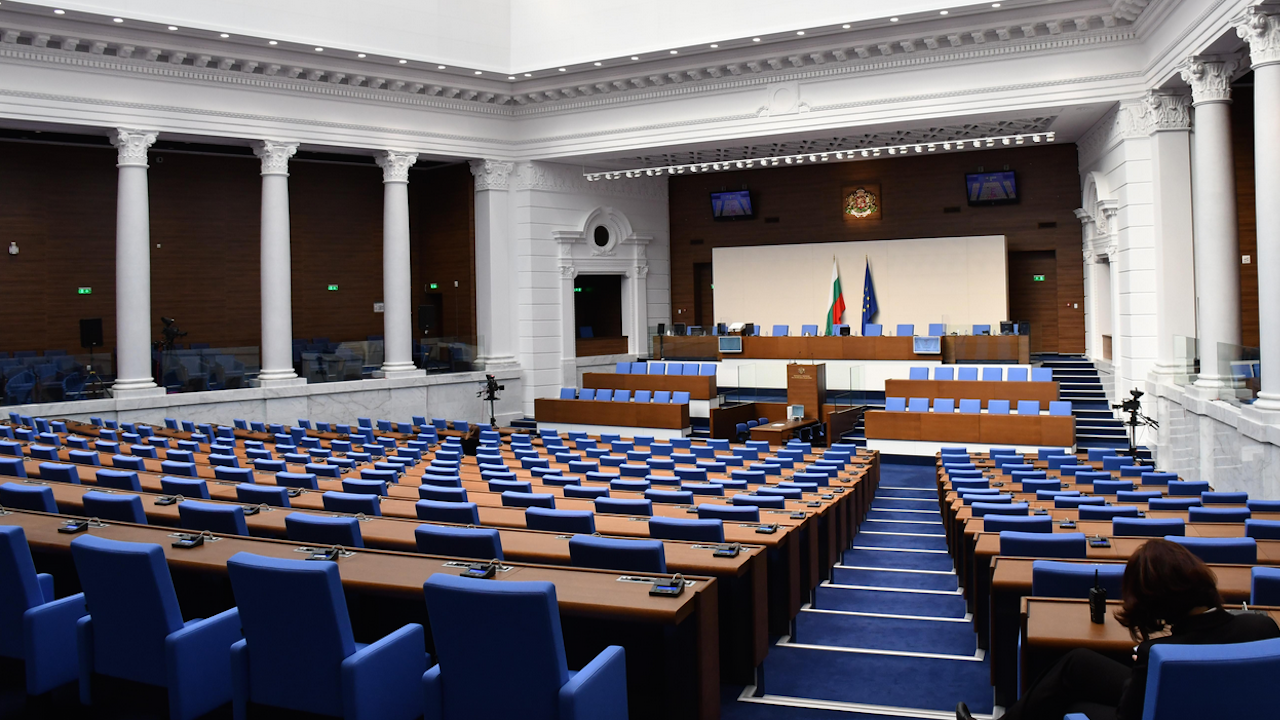 14 избрани за депутати се отказаха от място в парламента - най-много са от ДПС
