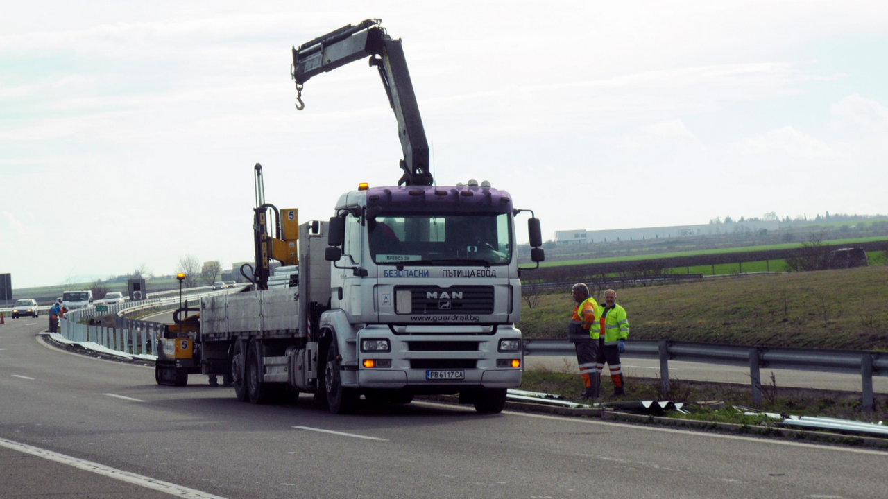 От утре трафикът по АМ "Тракия" от 5-ти до 9-ти км ще е двупосочно в обновеното платно за Бургас