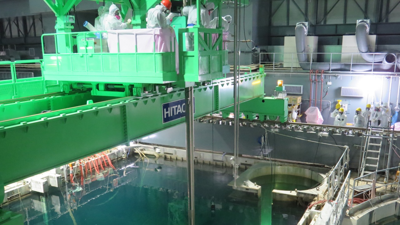 Япония планира да излее в морето над 1 милион тона радиоактивна вода от авариралата атомна централа "Фукушима 1"