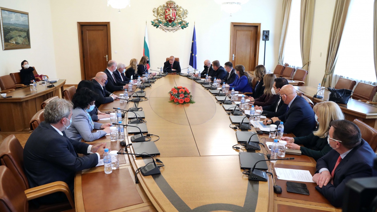 Правителството взе решение за постепенно изтегляне на българския контингент в Афганистан