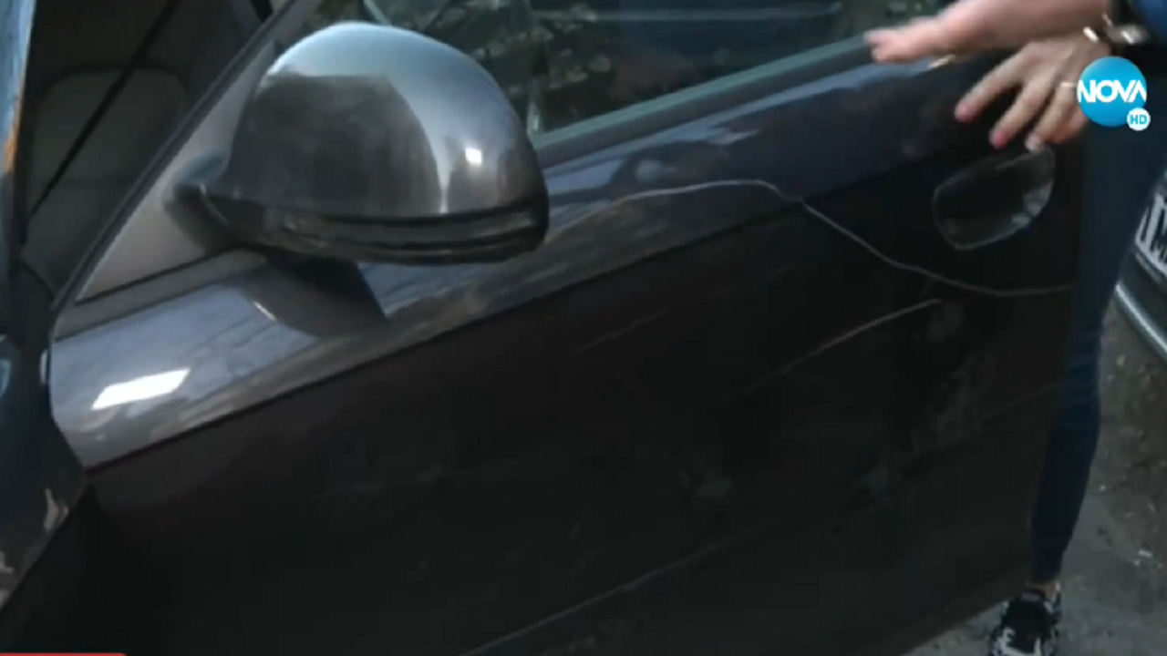 Брутално посегателство върху паркирани автомобили в столичен квартал