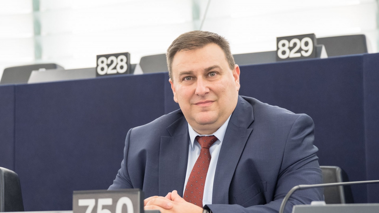 Емил Радев за унгарска петиция:
Неправилно транспониране на евродиректива е създало „вечни длъжници“