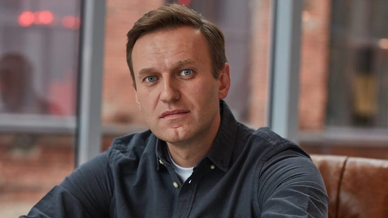 Навални каза, че е заплашван от надзирателите в затвора, за да спре гладната си стачка