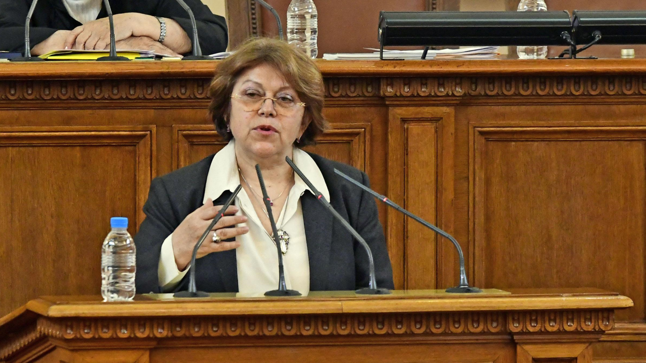 Татяна Дончева: Борисов замества Тити Папазов, да остави на жените да плачат
